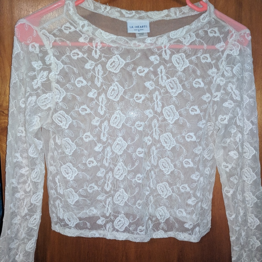 Lace long sleeve crop top